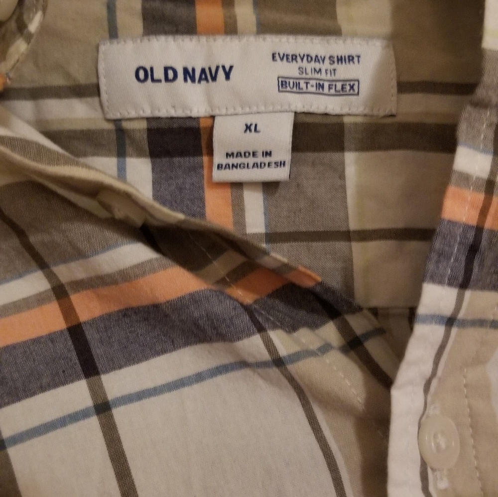 Men's Old Navy button down shirt